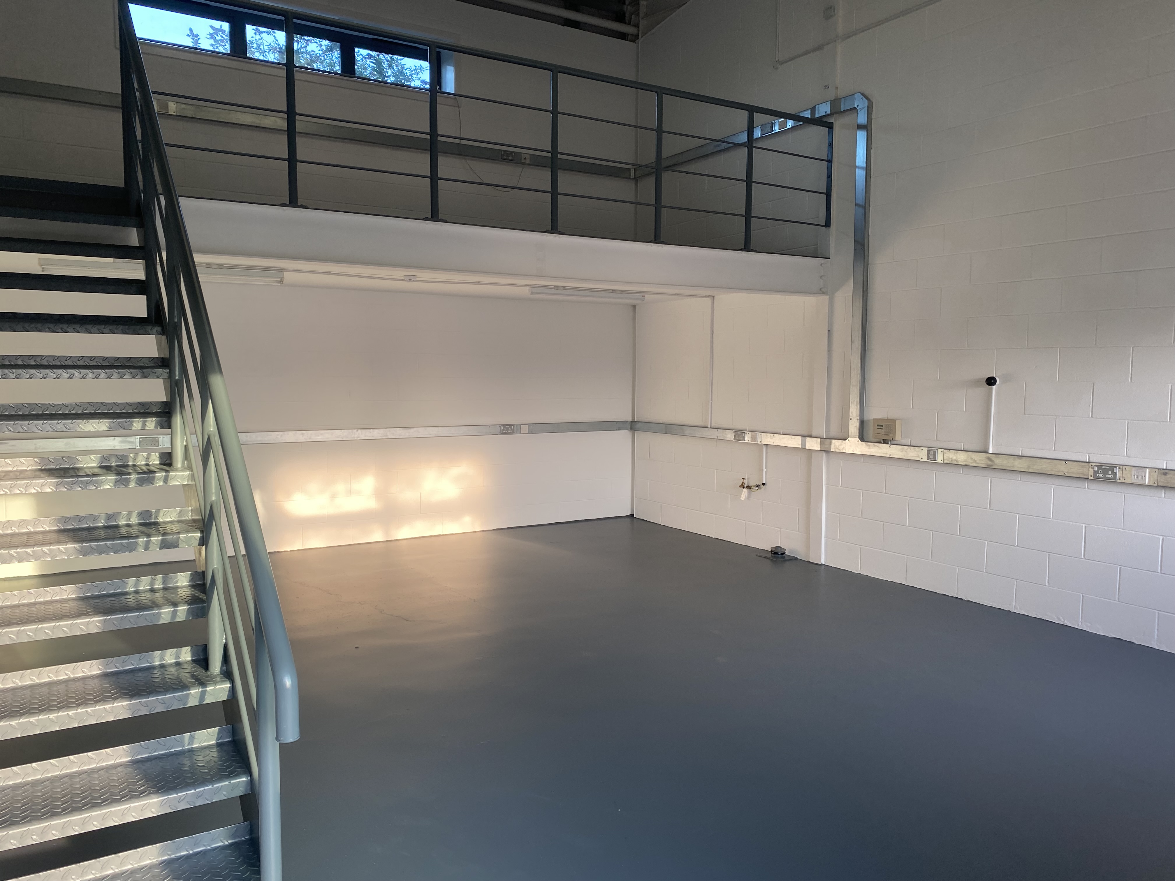 Industrial Unit in Tewkesbury - photo 4